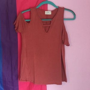Cold shoulder top Threads Studio M